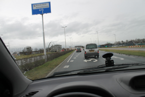 Sign to Parking Honigcomplex